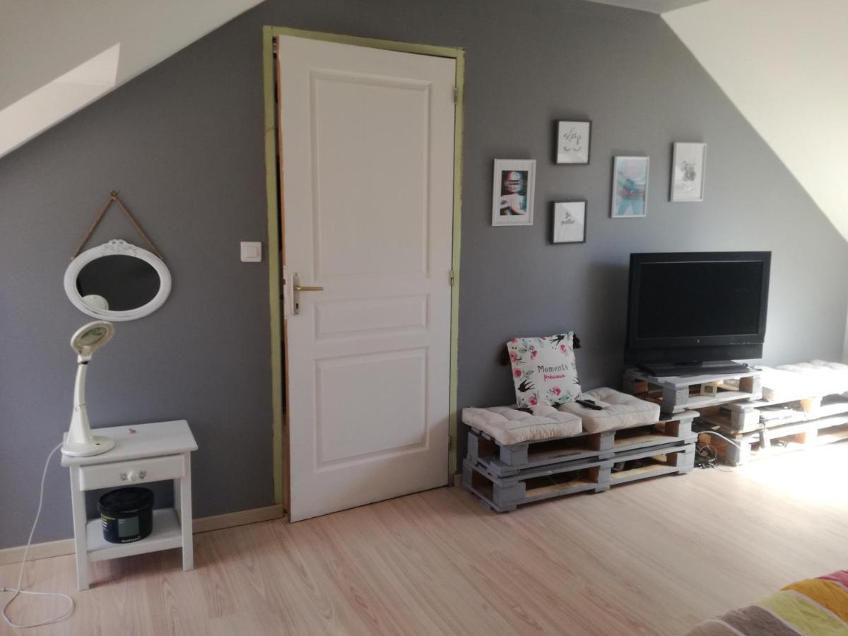 Chambre A Villemandeur Chez L'Habitant Exterior photo